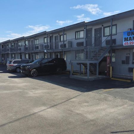 Super 7 Inn By Oyo San Antonio Nw Medical Center Extérieur photo