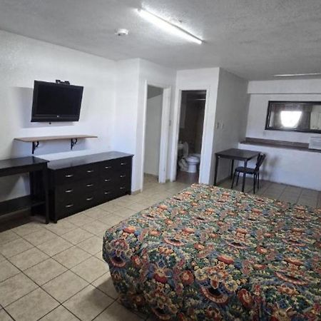 Super 7 Inn By Oyo San Antonio Nw Medical Center Extérieur photo
