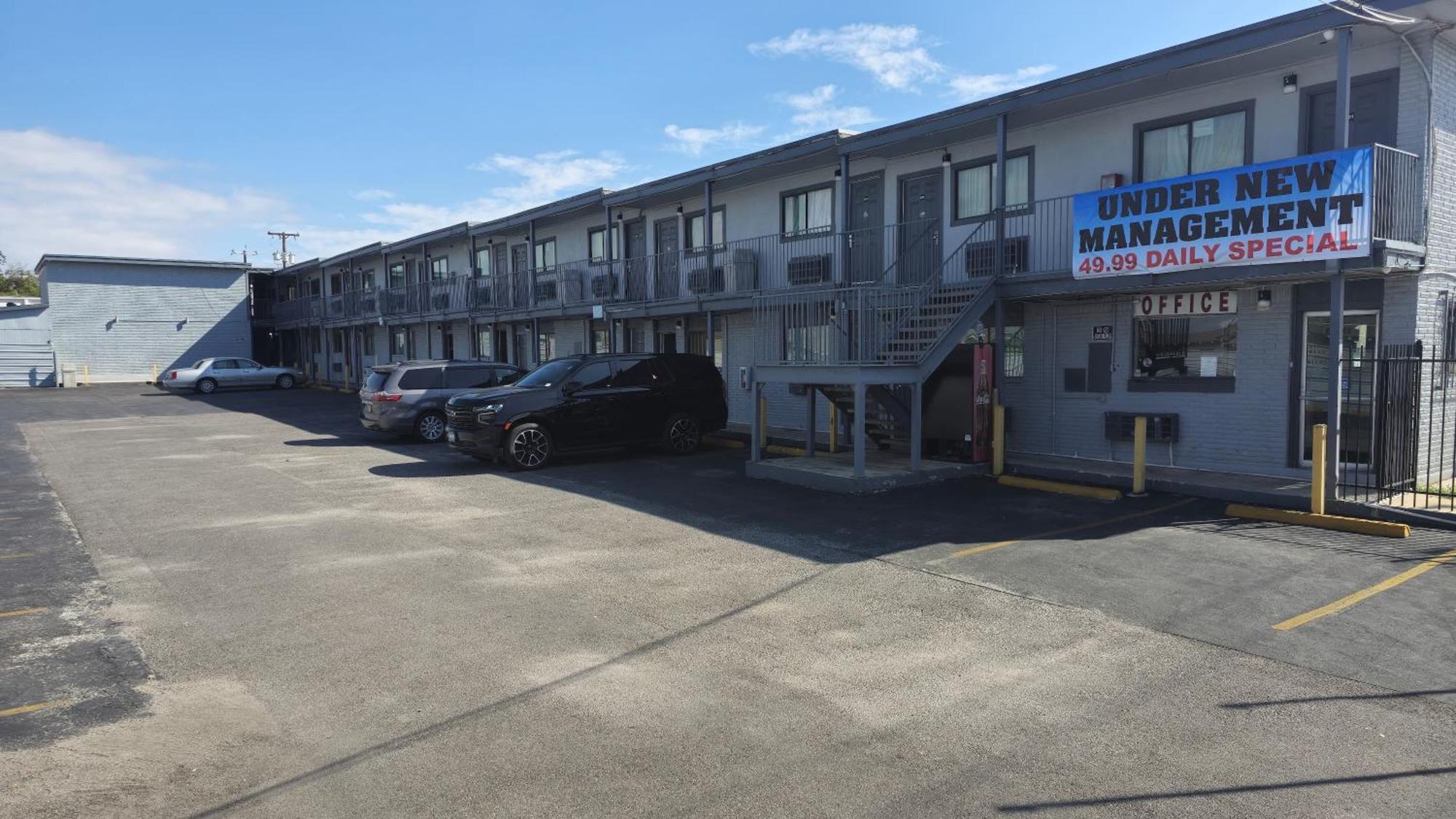 Super 7 Inn By Oyo San Antonio Nw Medical Center Extérieur photo